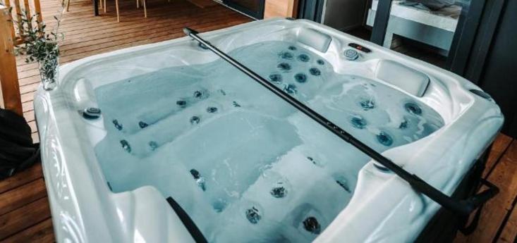 Sea House Pool & Jacuzzi, Bikes, Sup - Privilege Point Camping & Villas Селце Экстерьер фото